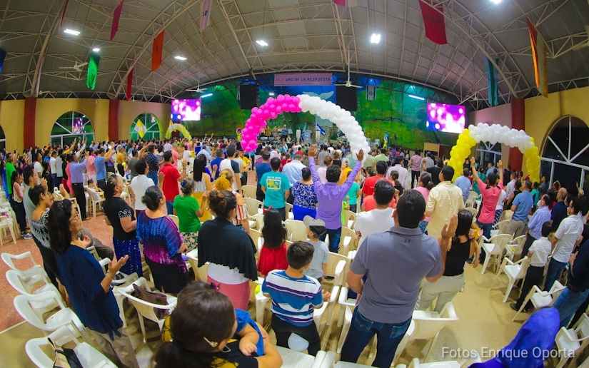 Evangelista estadounidense Frank Shelton predica el mensaje de salvación de Cristo para Nicaragua