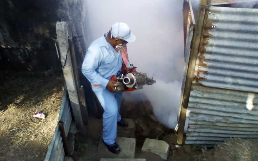 Fumigan viviendas del barrio Memorial Sandino
