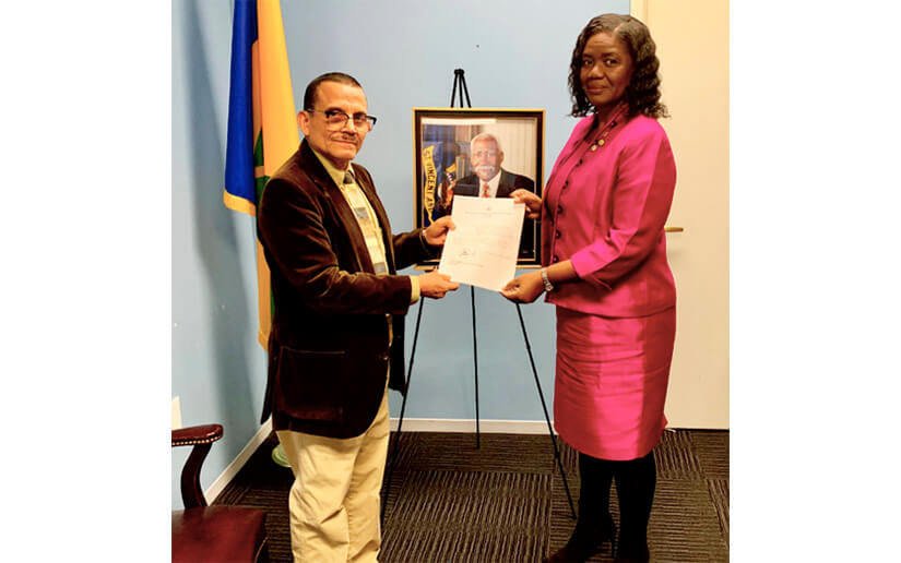 Embajador ante la OEA entrega mensaje de condolencias de Nicaragua a la Representante Permanente de San Vicente y las Granadinas