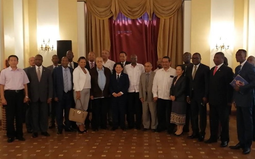Canciller Denis Moncada Colindres en Cuba con embajadores concurrentes en Nicaragua