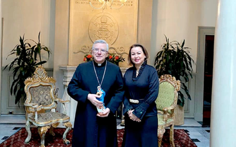 Embajadora Yara Pérez visita al Señor Nuncio en Colombia