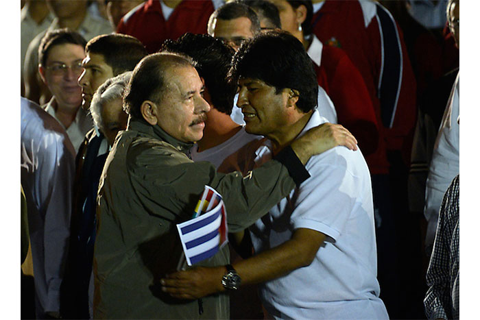 Daniel y Rosario participaron en Marcha de las Antorchas en Cuba
