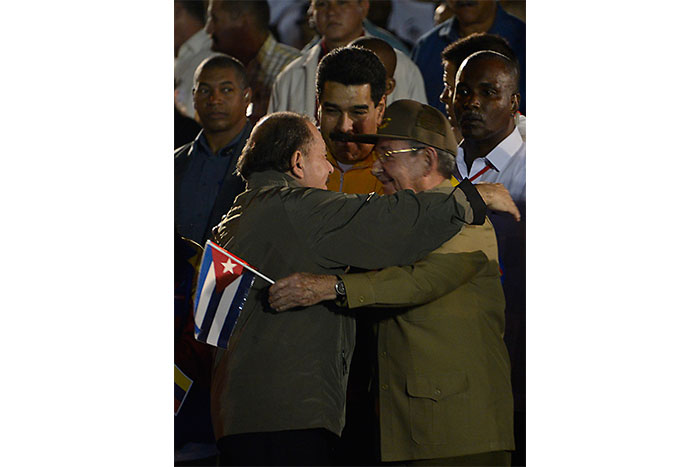 Daniel y Rosario participaron en Marcha de las Antorchas en Cuba