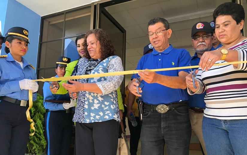 Familias inauguraron edificio de la Policía Nacional en Jalapa