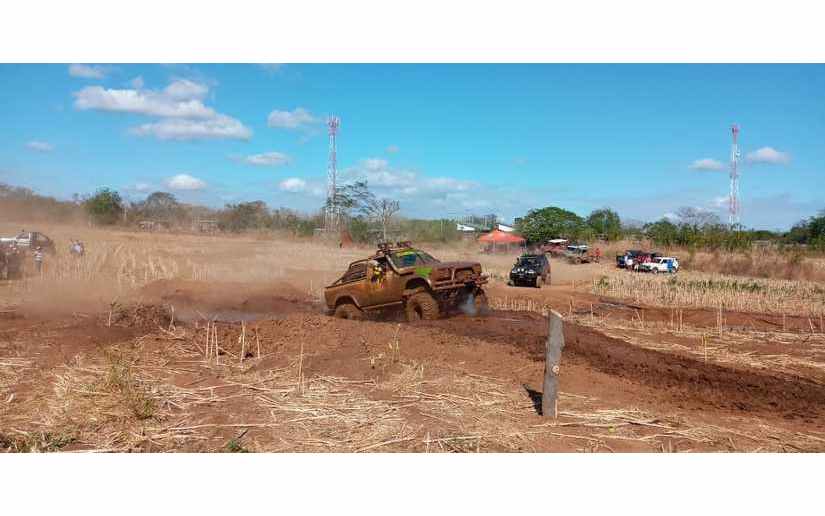 Carreras 4x4 llenas de adrenalina en pista de Diriamba