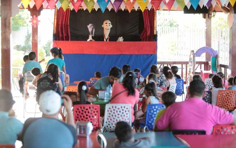 Tarde de títeres en la Sorbetería La Hormiga de Oro