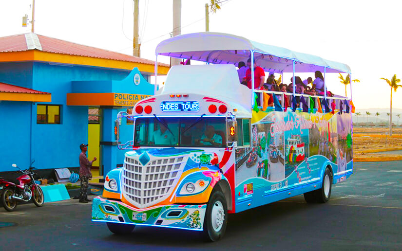 Bus turístico y juegos infantiles nuevos atractivos del Puerto Salvador Allende
