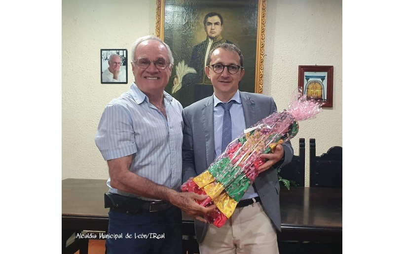 Embajador de Francia visita al Alcalde de León