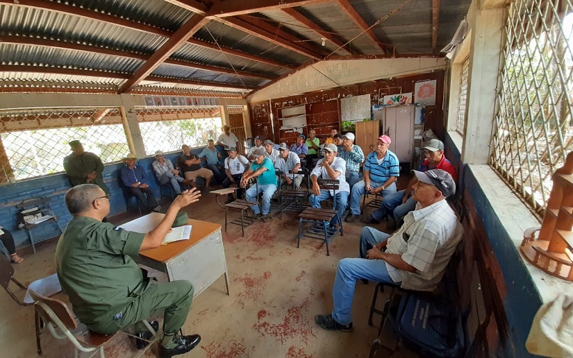 Ejército de Nicaragua se reúne con productores y ganaderos de San Carlos, Río San Juan   