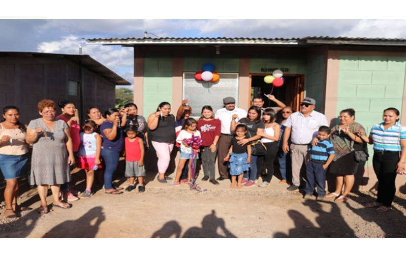 Gobierno de Nicaragua realiza la primera entrega de 30 viviendas en Nueva Guinea