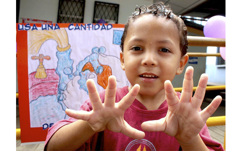 Nicaragua: Niños practican el correcto lavado de manos