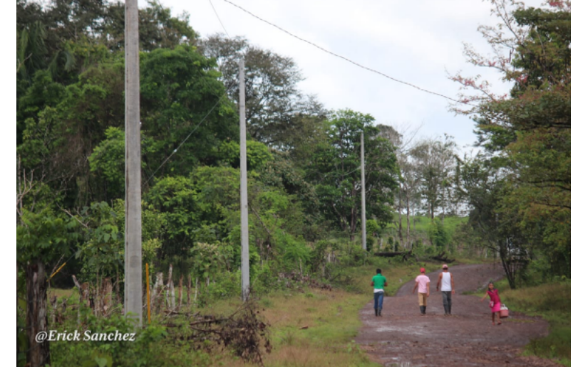 Comunidad Baka 5, en Mulukukú inaugura proyecto de electrificación