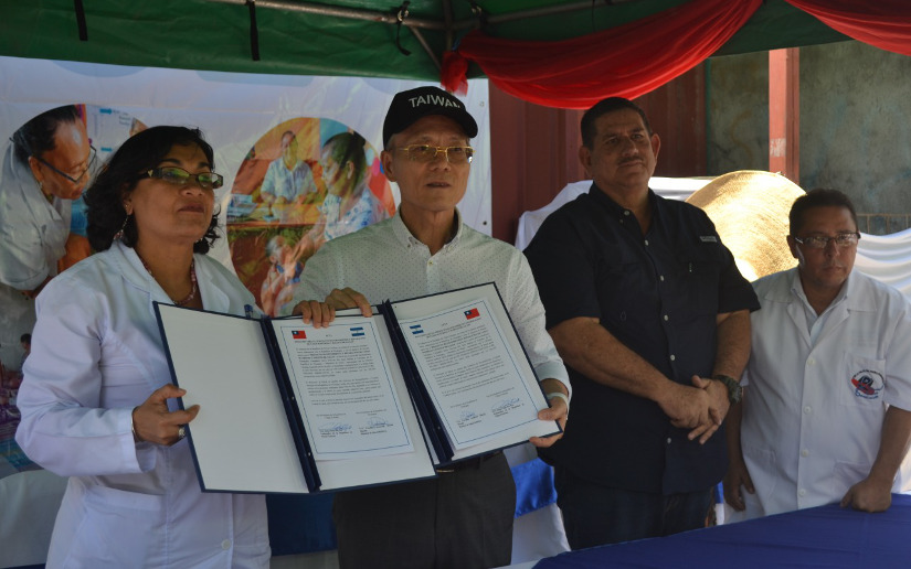 (+FOTOS) Embajador de Taiwán firma convenio para mejorar Casas Maternas en Estelí