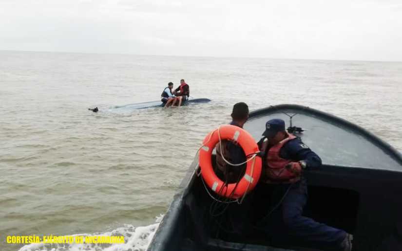 Fuerza Naval realizó búsqueda y rescate de una embarcación que naufragó en el mar Caribe
