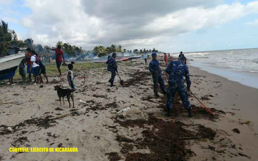 Fuerza Naval participó en jornada de limpieza en Sandy Bay Sirpi