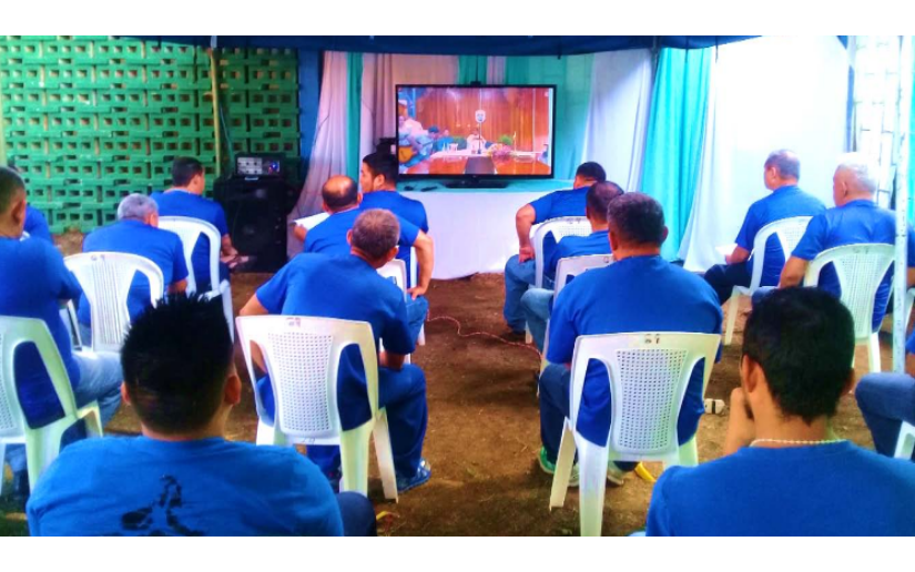 Presos en penales de Nicaragua participaron en misa por videoconferencia este Jueves Santo