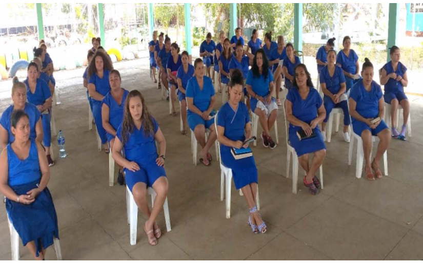Penales de Nicaragua realizan cultos evangélicos a través de videoconferencias 
