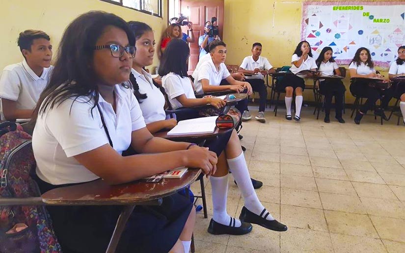 Estudiantes de colegios públicos de Nicaragua retornan a las aulas de clases