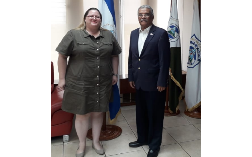 Embajador de Panamá realiza visita de cortesía al Ministerio de Gobernación