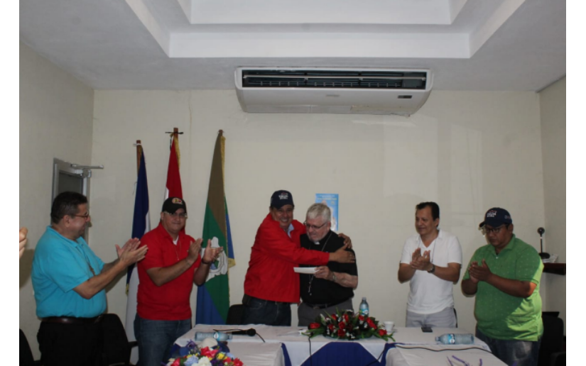 Entregan 1 millón de córdobas para construcción del techo de la Catedral de Siuna