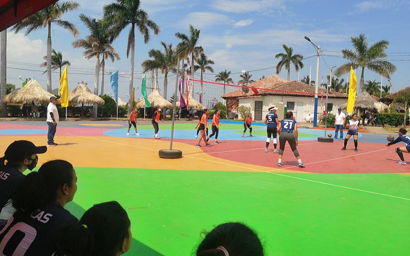Empresa Portuaria Nacional impulsa torneo de volleyball femenino en el Puerto Salvador Allende