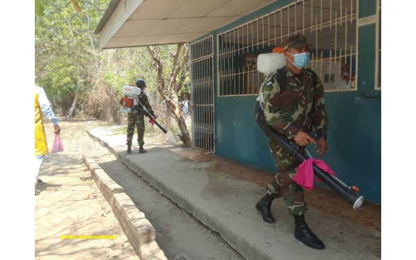 Ejército participa en jornada de desinfección de superficies en Somotillo