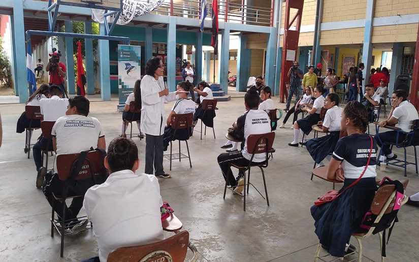 Comunidad estudiantil de Ciudad Sandino recibe charla sobre prevención del Covid-19