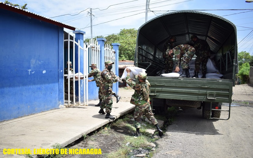 Ejército de Nicaragua participa en traslado de merienda escolar de centros escolares de Ciudad Sandino