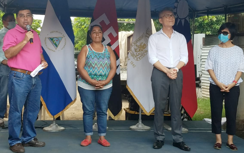 Familia del barrio Germán Rodríguez recibe Vivienda Digna
