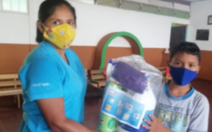 Hermanamiento británico para la Educación, Cultura y Arte en Nicaragua, entrega de equipos de higiene y limpieza a familias de Sutiaba, León
