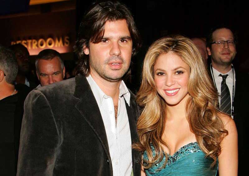Shakira dice que contrató a De la Rúa porque estaba desempleado