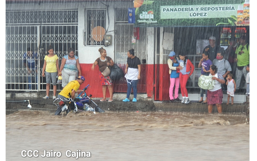 Ingresarán a Nicaragua dos ondas tropicales que generarán lluvias y tormentas eléctricas