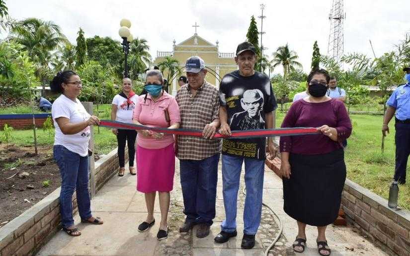 Inauguran remodelación de parque en Achuapa