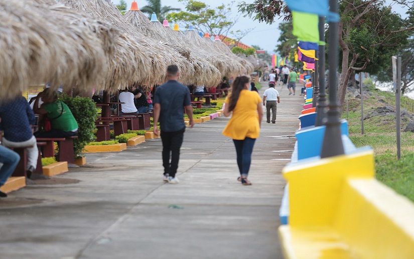 Capitalinos se recrean en el Puerto Salvador Allende el primer fin de semana de Julio Victorioso 