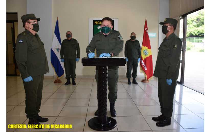 Traspaso de mando de la Dirección de Doctrina y Enseñanza del Ejército