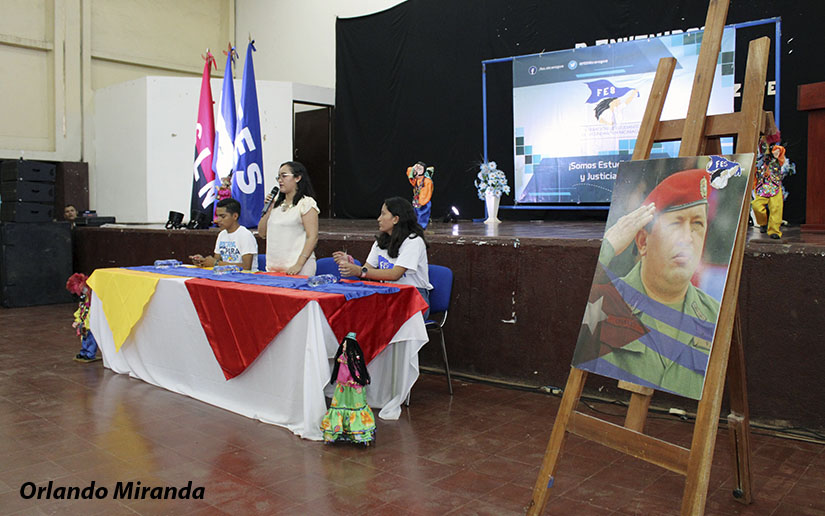 Estudiantes de Nicaragua recuerdan el legado del comandante Hugo Chávez
