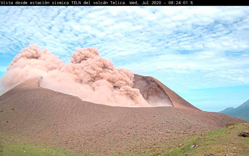 Reportan explosiones de gases y cenizas en el volcán Telica