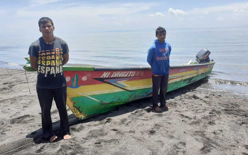 Ejército de Nicaragua informa sobre retención de dos personas y una embarcación
