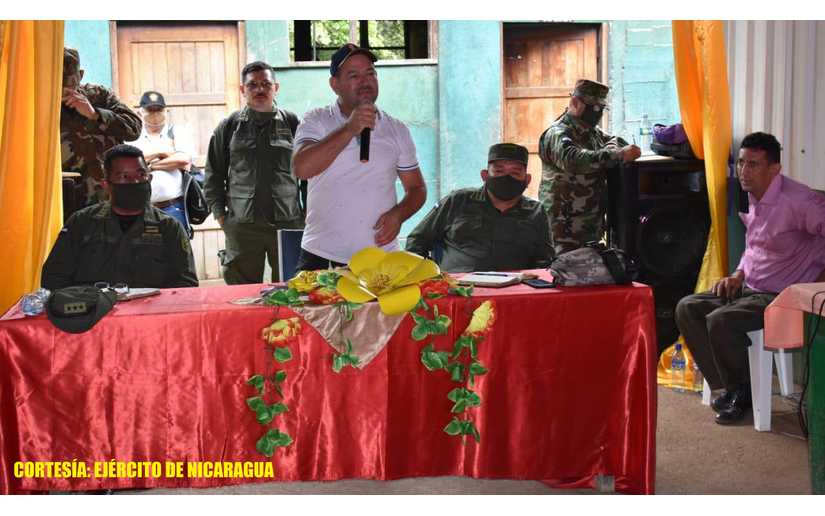 Ejército de Nicaragua se reúne con ganaderos del municipio de Waslala