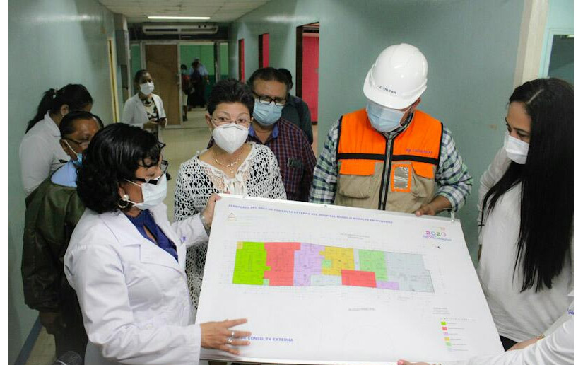 Entregan sitio donde será construida la nueva sala de Consulta Externa del Hospital Manolo Morales 