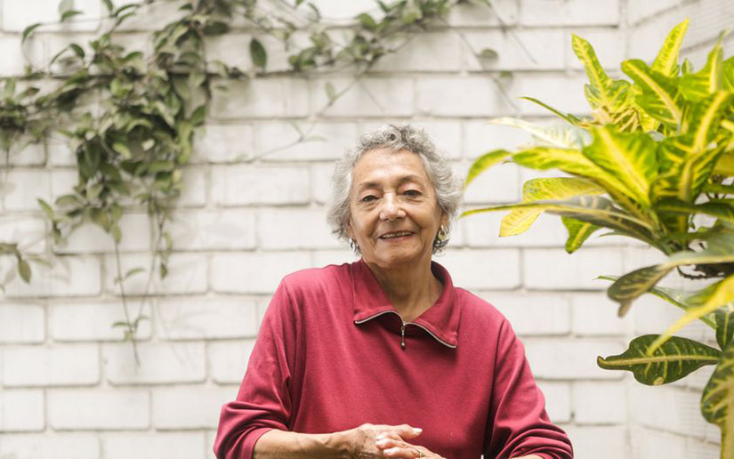 Actriz peruana Delfina Paredes declama La Marcha Triunfal