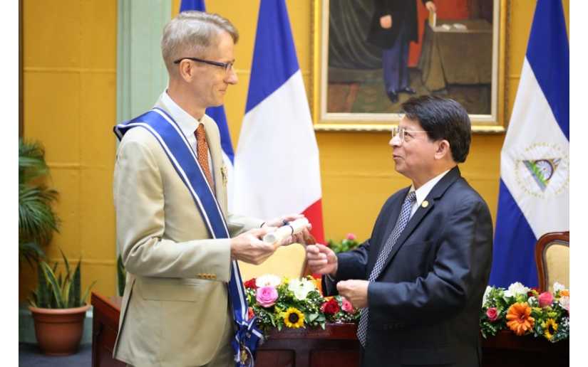 Condecorado embajador de Francia en Nicaragua
