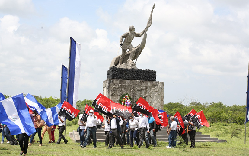 Servidores públicos rinden homenaje a los héroes de la batalla de San Jacinto