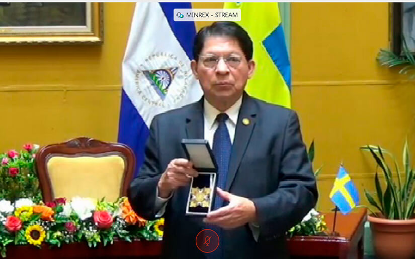 Nicaragua condecora al Embajador de Suecia, al concluir su misión diplomática