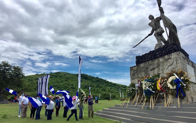 Servidores públicos rinden homenaje a los héroes y realizan recorrido por la Hacienda San Jacinto