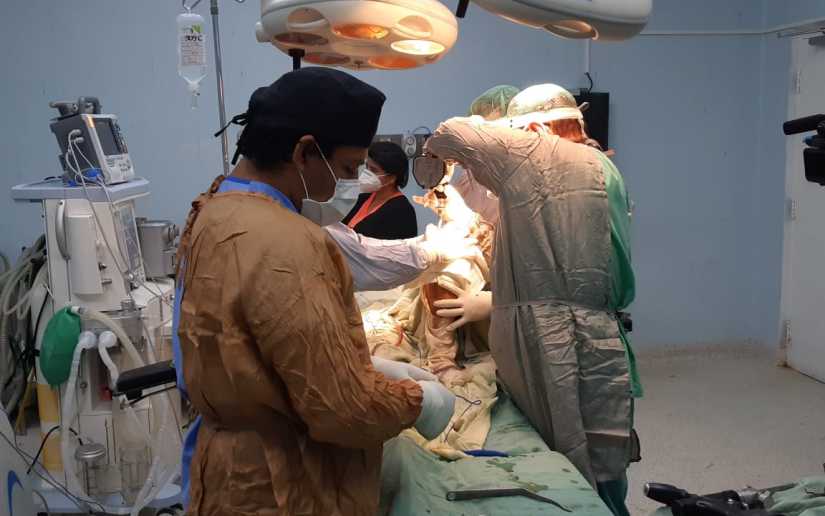 Hospital Manolo Morales lleva a cabo jornada de cirugías de reemplazo de rodillas