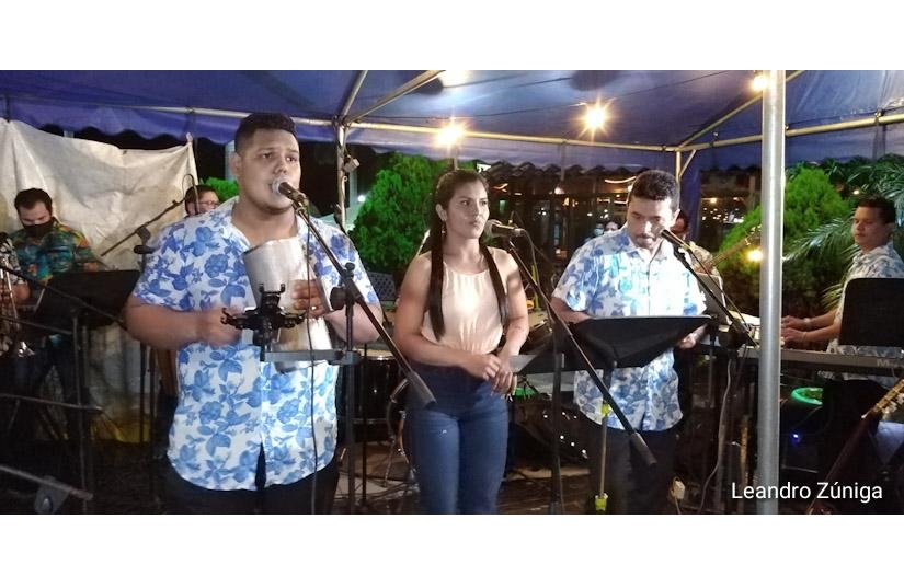 Lanzan grupo musical Los Ángeles del Puerto en el restaurante Quiúbole del Puerto Salvador Allende