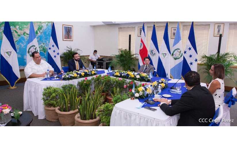 Canciller conmemora Independencia con embajadores centroamericanos