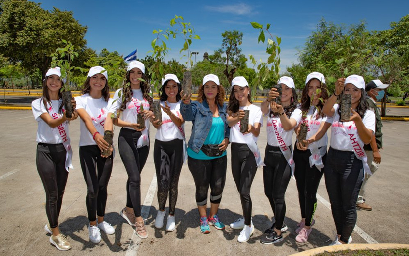 Candidatas a Miss Teen 2020 participan en jornada de reforestación