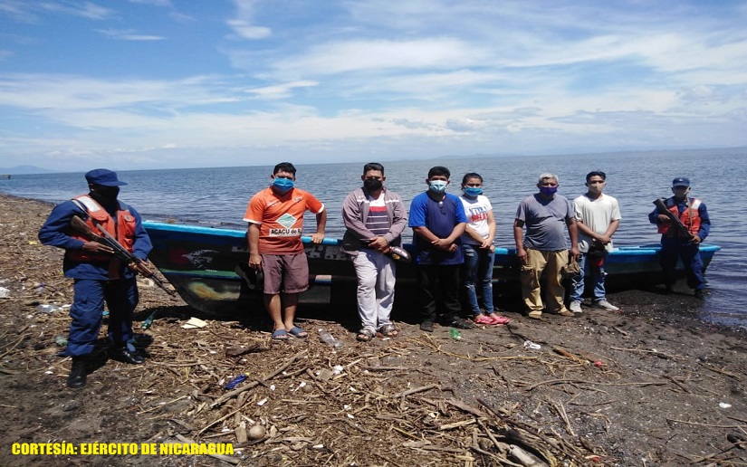 Ejército de Nicaragua realiza retención de seis personas y una embarcación